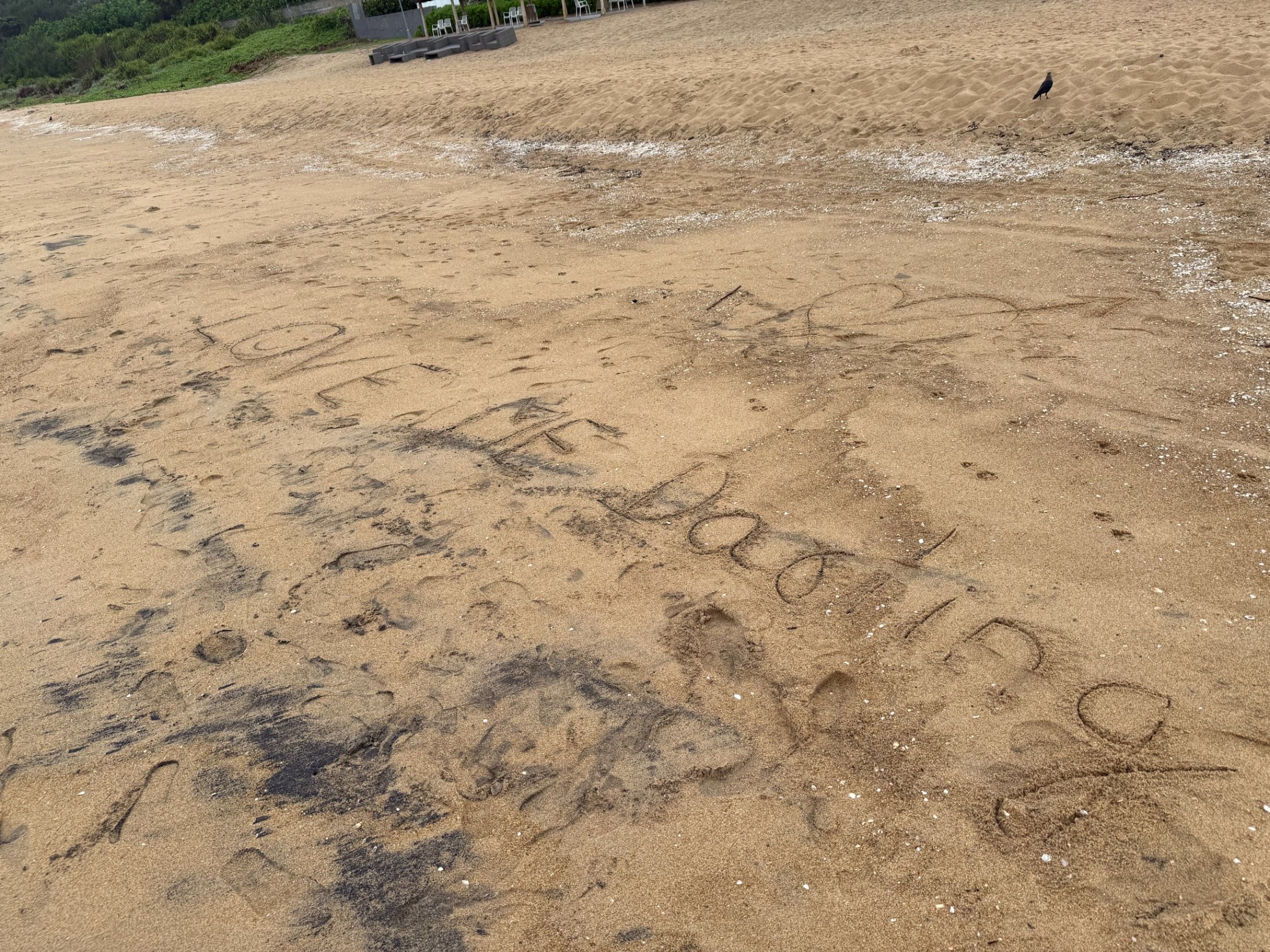 sand scribbles by strangers
